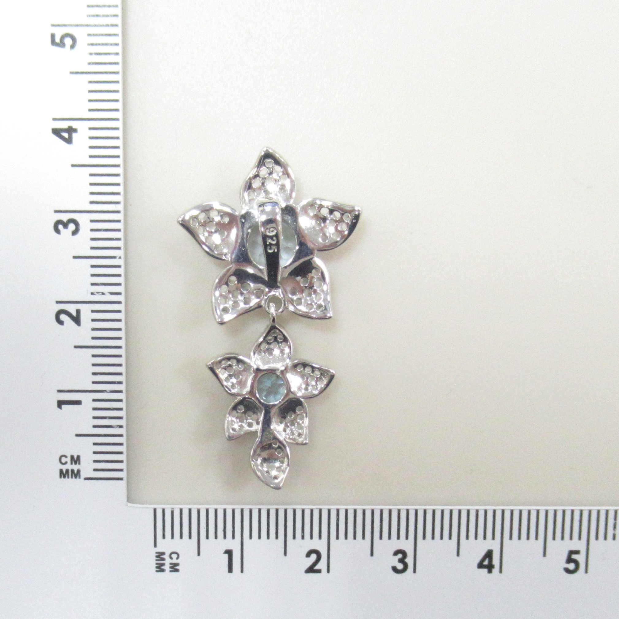 Серебряная подвеска 925 пробы; вставки 2 Топаз 2,7ct; Россыпь Топаз бел. 1,15ct;